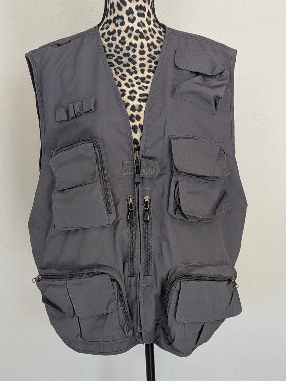 Utility Multi-Pocket Vest in Slate Gray